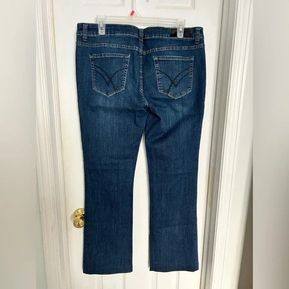 Women’s baby bootcut William Rast jeans - Picture 2 of 6